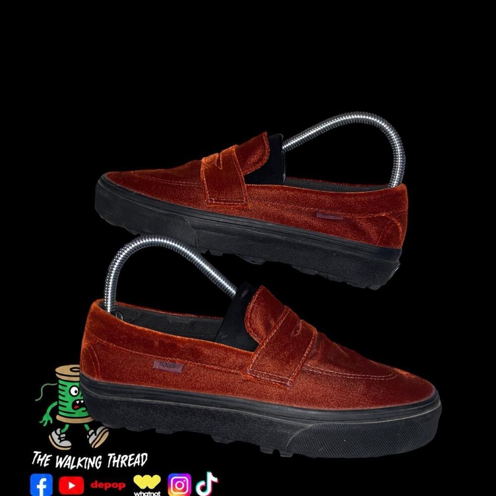 Vans Style 53 Womens Penny Loafers Red Velvet Platforms Size 6.5 Like New